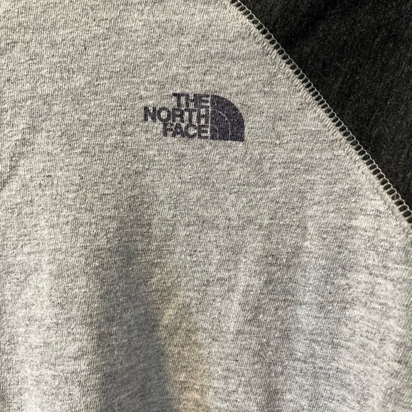 The north face baseball Tee - Picture 5 of 5
